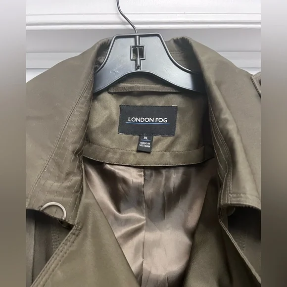 ❌SOLD❌London Fog Military Olive Green Broken Tench Coat Size XL Tortoise Buttons - Picture 3 of 13